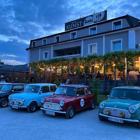 Kunst Hotel 4*