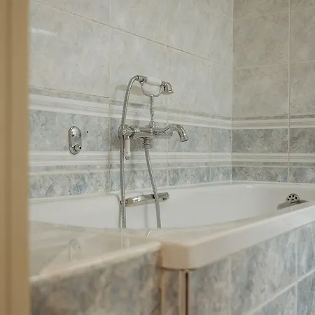 Kunst Hotel 4*